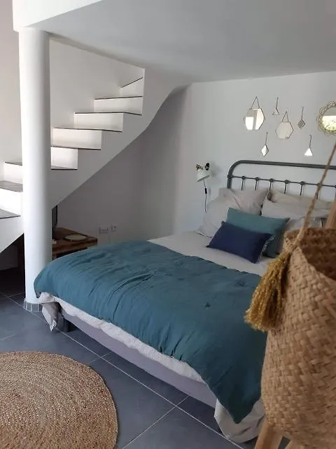 Maison D Hotes La Villa Madeleine Sanary-sur-Mer Bed & Breakfast